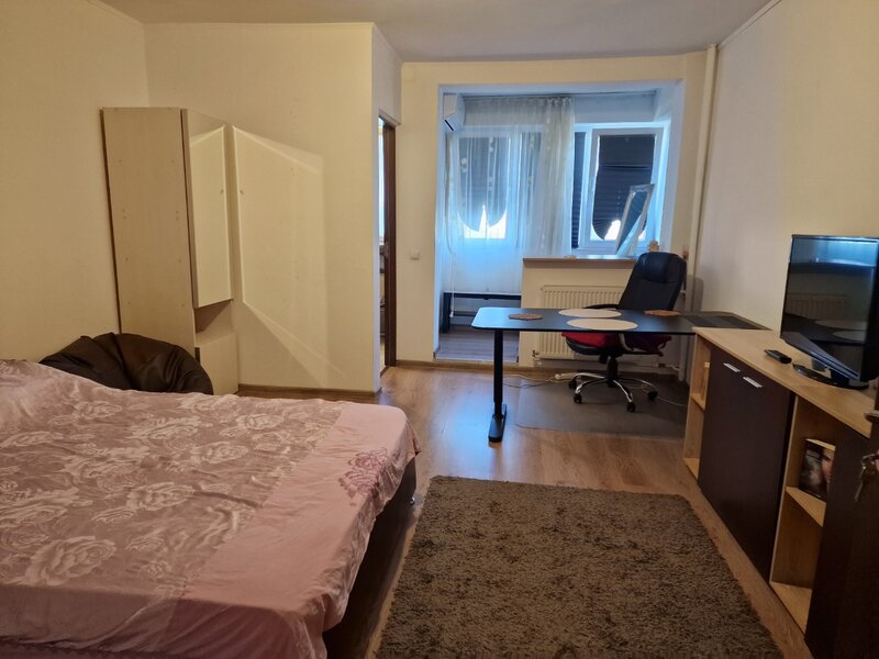 Basarabia, 5 minute metrou Costin Georgian,